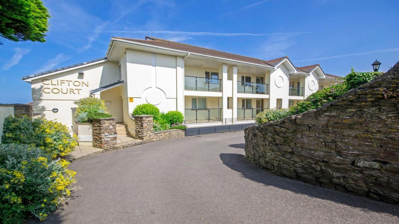 Clifton Court Apt 23 With Seaviews & Heated Pool Croyde Exterior photo