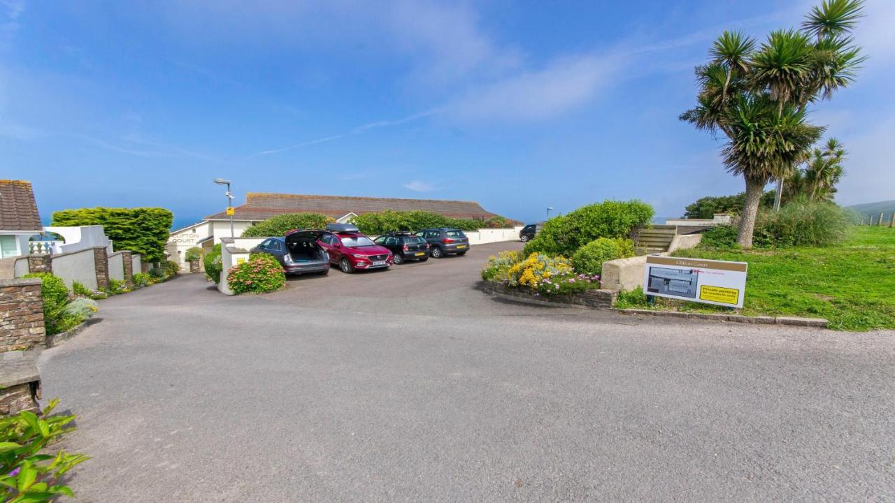 Clifton Court Apt 23 With Seaviews & Heated Pool Croyde Exterior photo